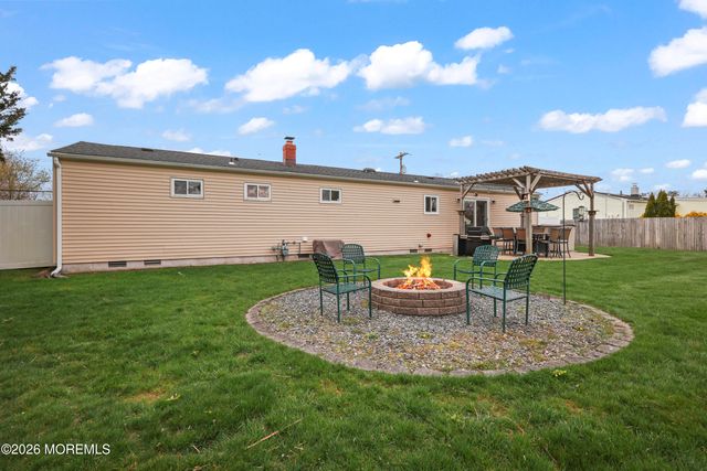 9 Maple Lane, Howell, NJ 07731