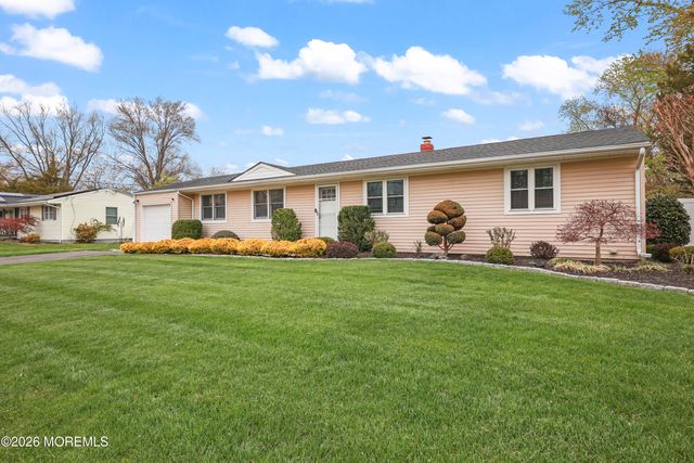 9 Maple Lane, Howell, NJ 07731