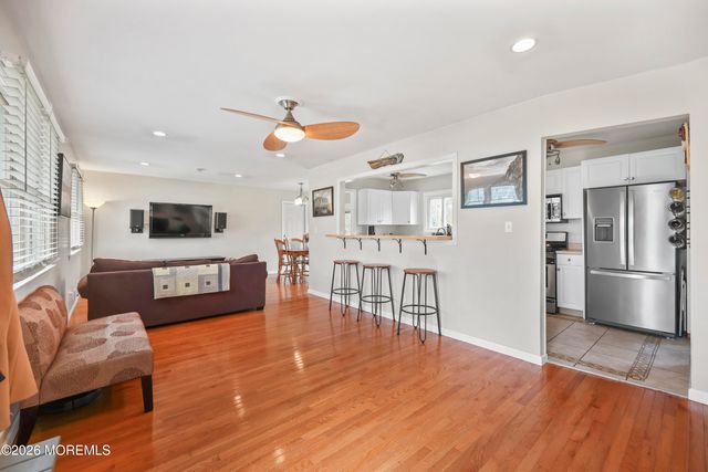 9 Maple Lane, Howell, NJ 07731