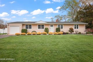 9 Maple Lane, Howell, NJ 07731