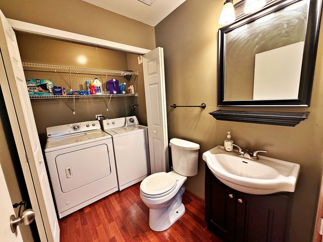 800 W Beechtree Lane, Bartlett, IL 60103