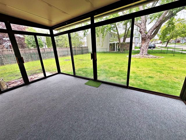 800 W Beechtree Lane, Bartlett, IL 60103