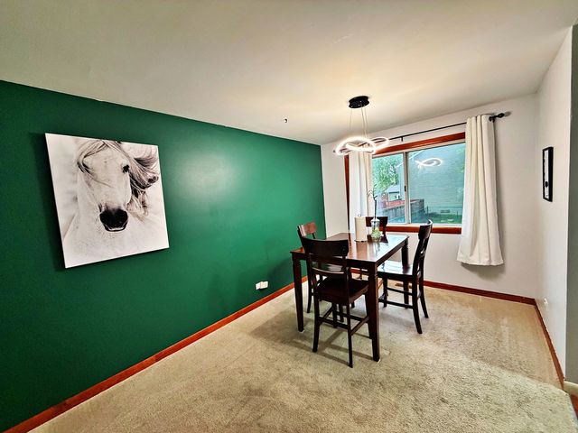 800 W Beechtree Lane, Bartlett, IL 60103