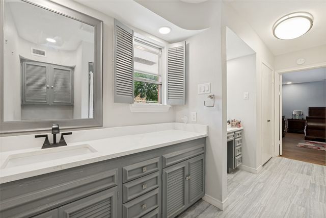 6321 Bandera Avenue D, Dallas, TX 75225