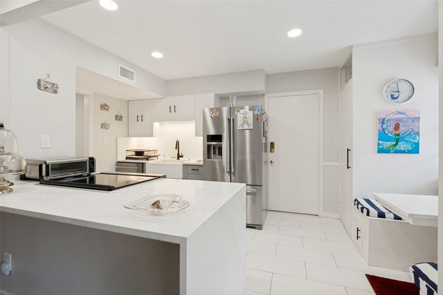 6321 Bandera Avenue D, Dallas, TX 75225