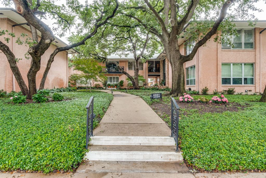 6321 Bandera Avenue D, Dallas, TX 75225