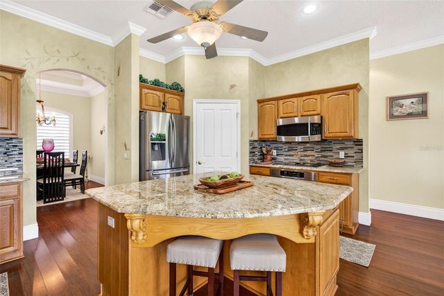 10211 RIDGE TOP LOOP, Weeki Wachee, FL 34613