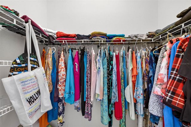 10211 RIDGE TOP LOOP, Weeki Wachee, FL 34613