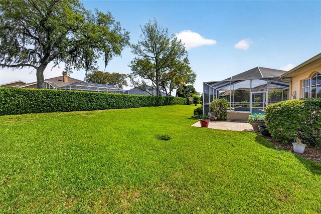 10211 RIDGE TOP LOOP, Weeki Wachee, FL 34613