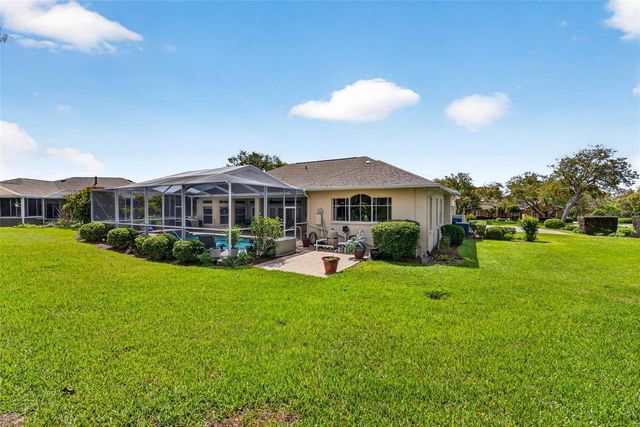 10211 RIDGE TOP LOOP, Weeki Wachee, FL 34613