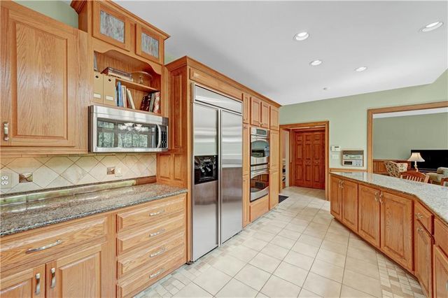 520 Mountainbrooke Circle, Stone Mountain, GA 30087