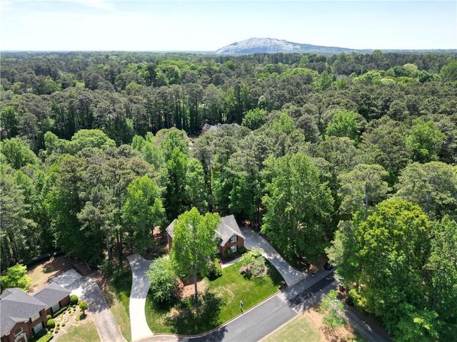 520 Mountainbrooke Circle, Stone Mountain, GA 30087
