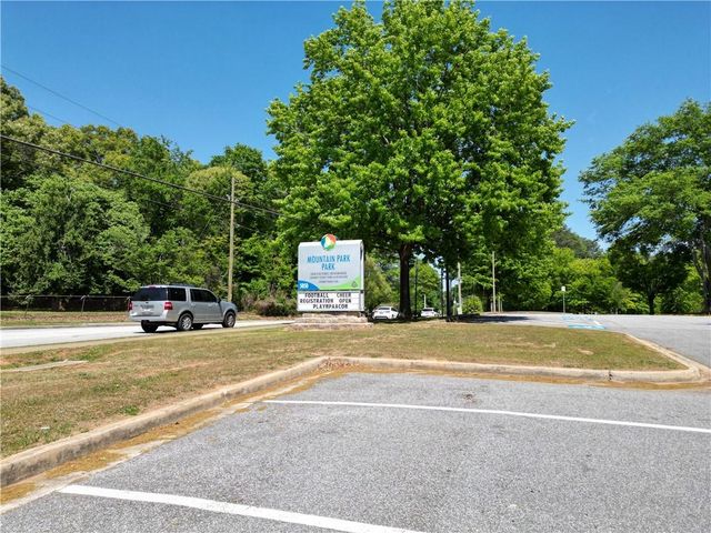 520 Mountainbrooke Circle, Stone Mountain, GA 30087