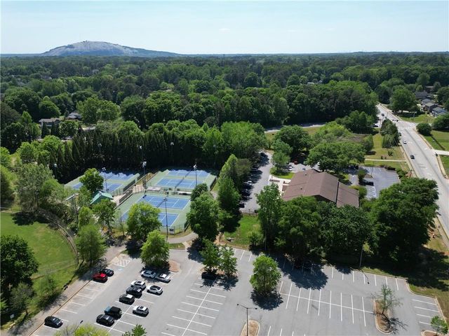 520 Mountainbrooke Circle, Stone Mountain, GA 30087