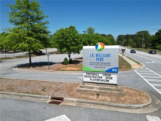 520 Mountainbrooke Circle, Stone Mountain, GA 30087