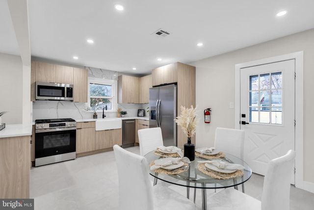 1186 GALLEY AVENUE, Manahawkin, NJ 08050