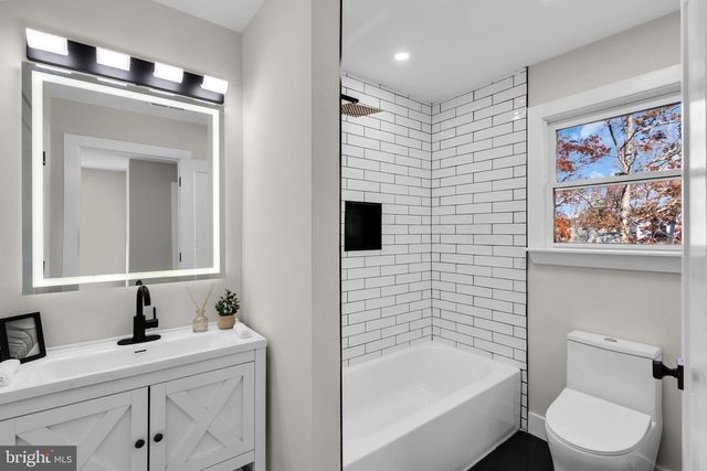 1186 GALLEY AVENUE, Manahawkin, NJ 08050