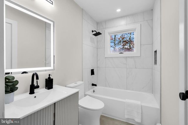 1186 GALLEY AVENUE, Manahawkin, NJ 08050