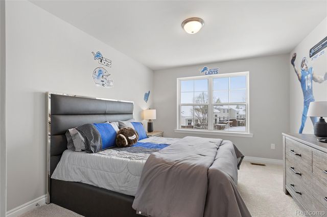 2245 Chase Drive 107, Hartland Township, MI 48855