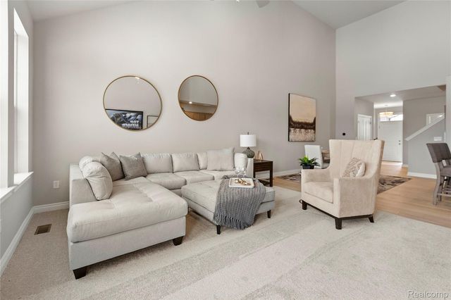 2245 Chase Drive 107, Hartland Township, MI 48855