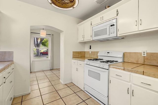 553 E Michigan Avenue, Fresno, CA 93704