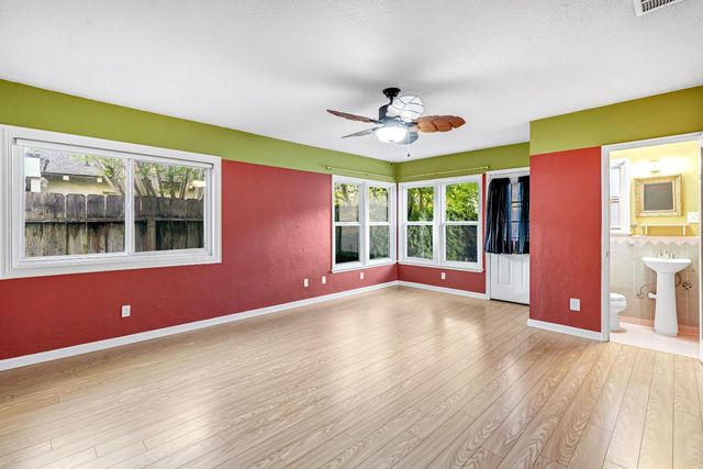 553 E Michigan Avenue, Fresno, CA 93704