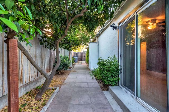 553 E Michigan Avenue, Fresno, CA 93704