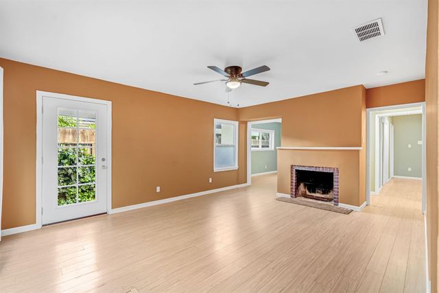 553 E Michigan Avenue, Fresno, CA 93704