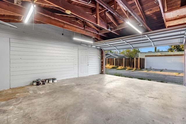 553 E Michigan Avenue, Fresno, CA 93704