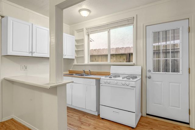 553 E Michigan Avenue, Fresno, CA 93704