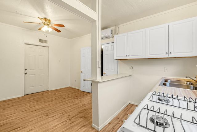 553 E Michigan Avenue, Fresno, CA 93704