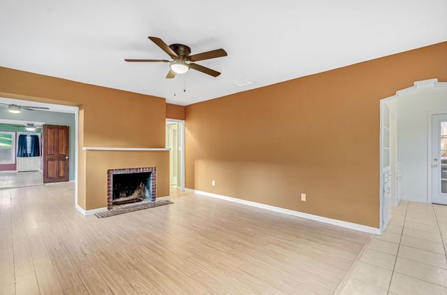 553 E Michigan Avenue, Fresno, CA 93704