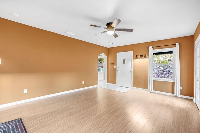 553 E Michigan Avenue, Fresno, CA 93704