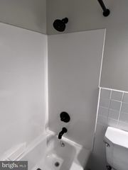 100 E PENNSYLVANIA AVE #2, Oreland, PA 19075