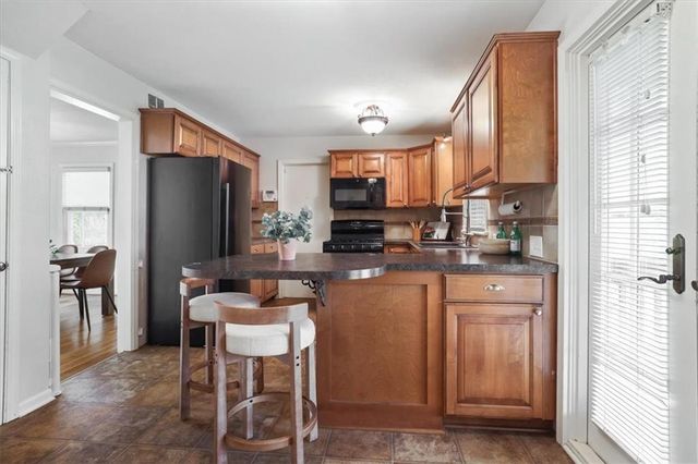 470 E 55th Street, Kansas City, MO 64110