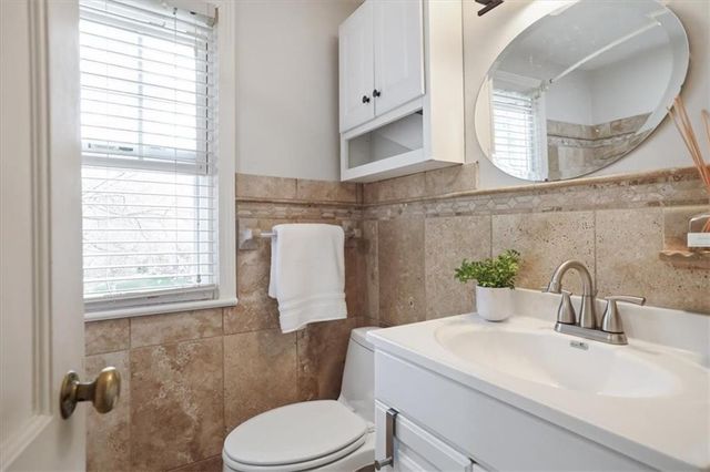 470 E 55th Street, Kansas City, MO 64110