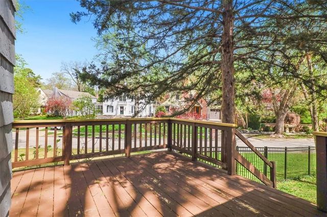 470 E 55th Street, Kansas City, MO 64110