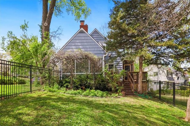 470 E 55th Street, Kansas City, MO 64110