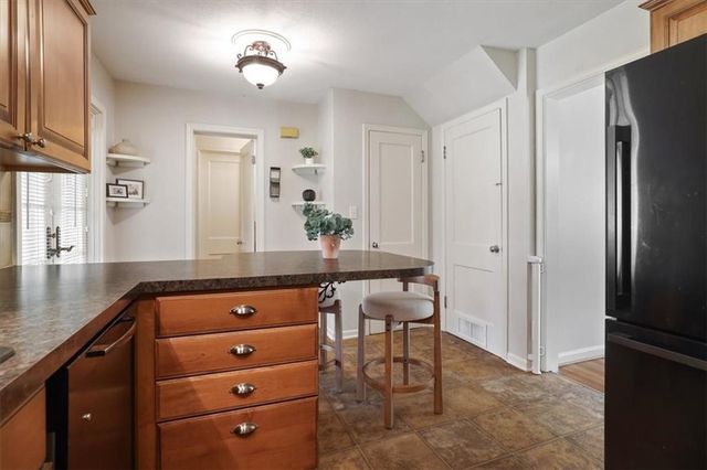 470 E 55th Street, Kansas City, MO 64110