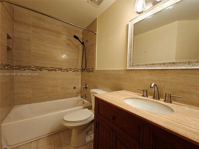 9803 NW 37th St, Sunrise, FL 33351