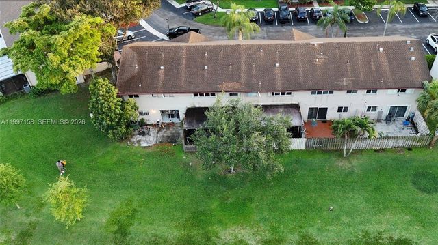 9803 NW 37th St, Sunrise, FL 33351