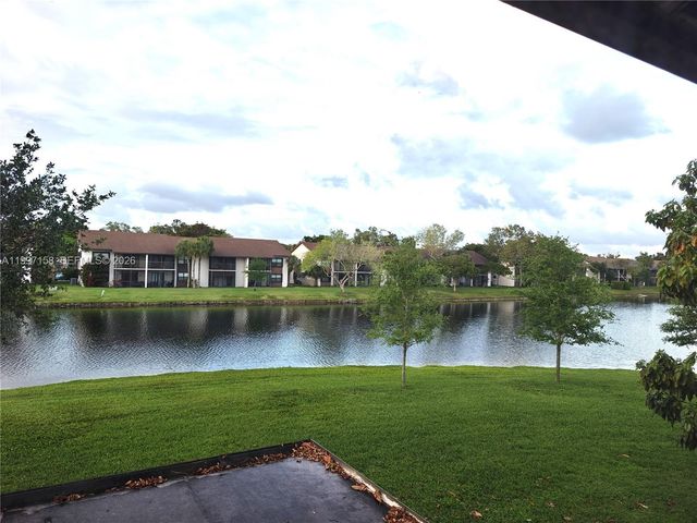 9803 NW 37th St, Sunrise, FL 33351