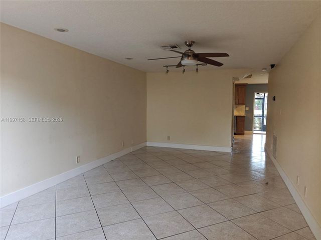 9803 NW 37th St, Sunrise, FL 33351