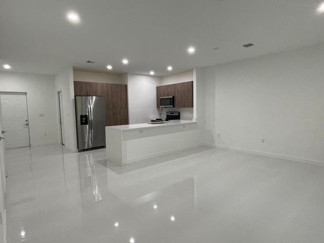1350 CRYSTAL Way 107, Delray Beach, FL 33444