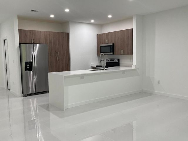 1350 CRYSTAL Way 107, Delray Beach, FL 33444