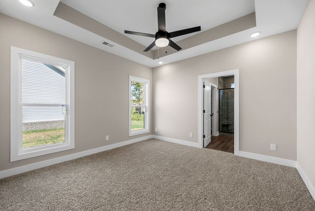 305 Wayne Hall Rd, Clarksville, TN 37040