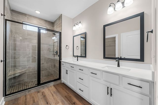 305 Wayne Hall Rd, Clarksville, TN 37040