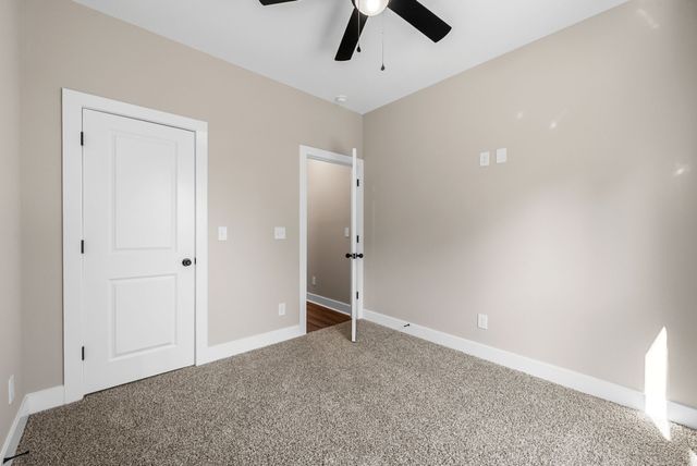 305 Wayne Hall Rd, Clarksville, TN 37040