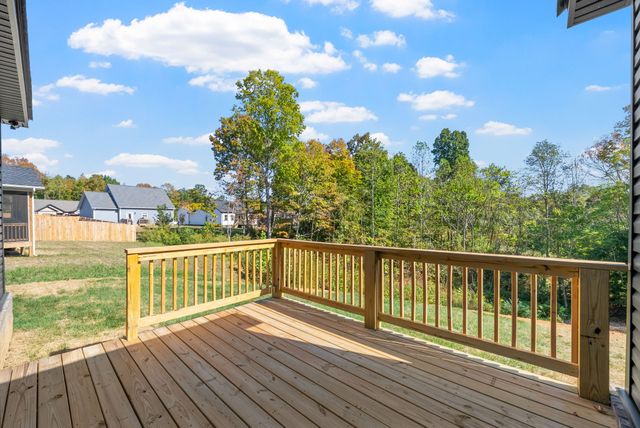 305 Wayne Hall Rd, Clarksville, TN 37040