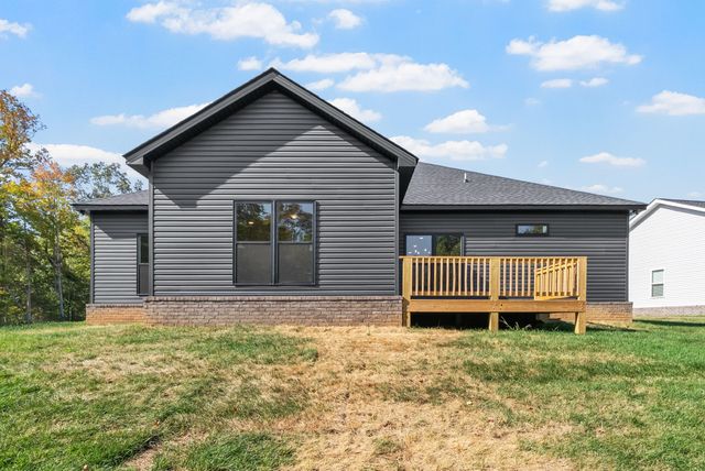 305 Wayne Hall Rd, Clarksville, TN 37040